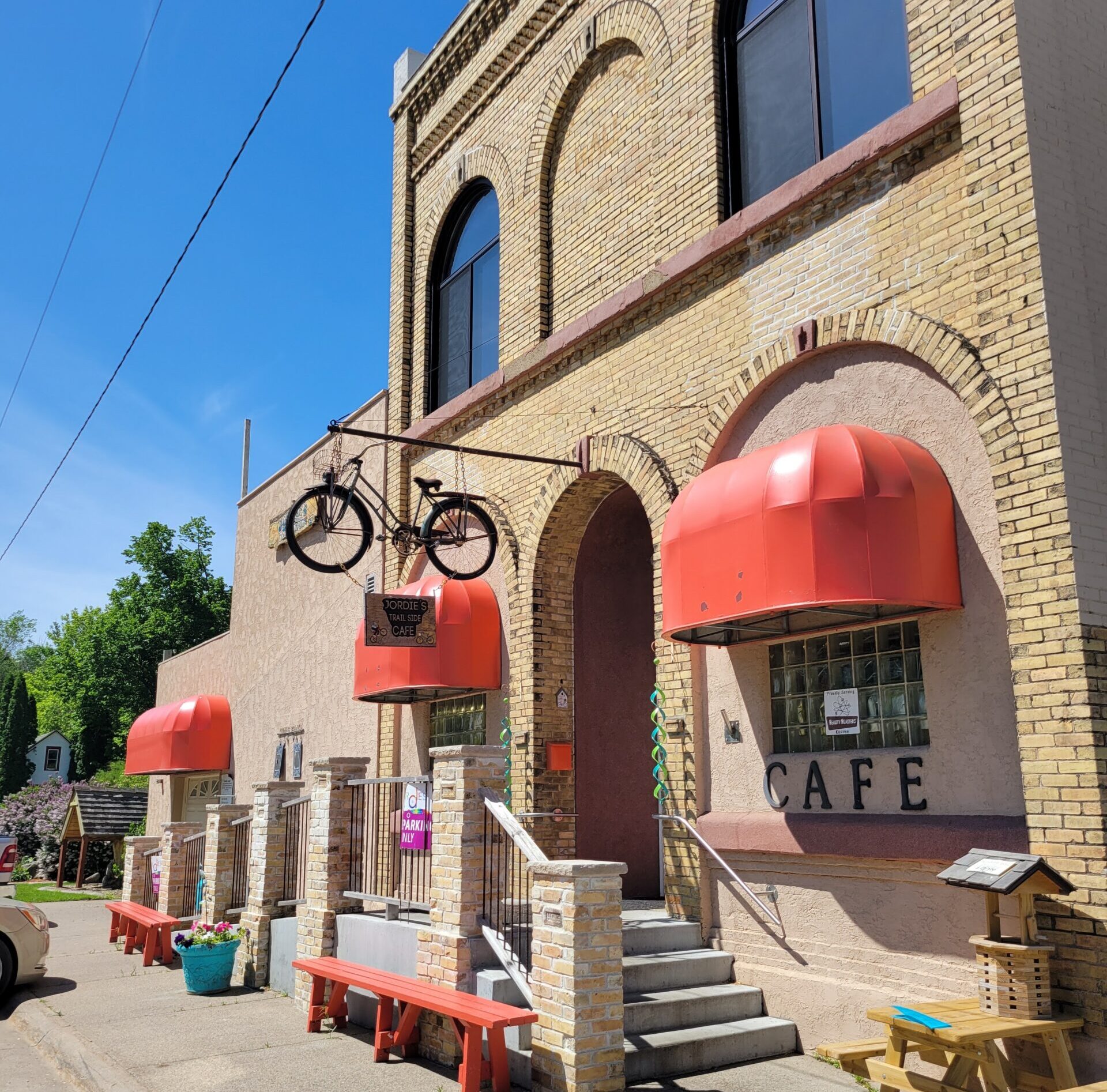 Outside Jordie's Trailside Café