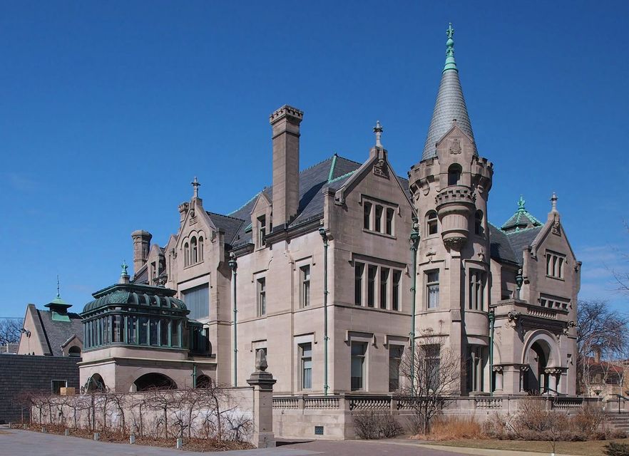 Tour to the Swedish American Institute and Weisman Museum with Gary Block Tours