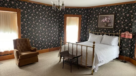 Meadow View Manor