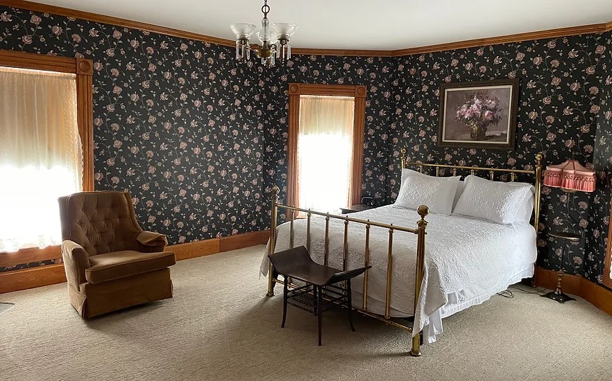 Meadow View Manor