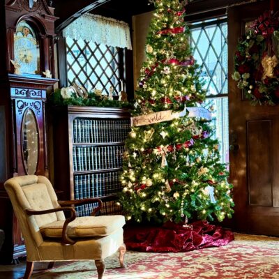 Linden Hill Christmas Parlor